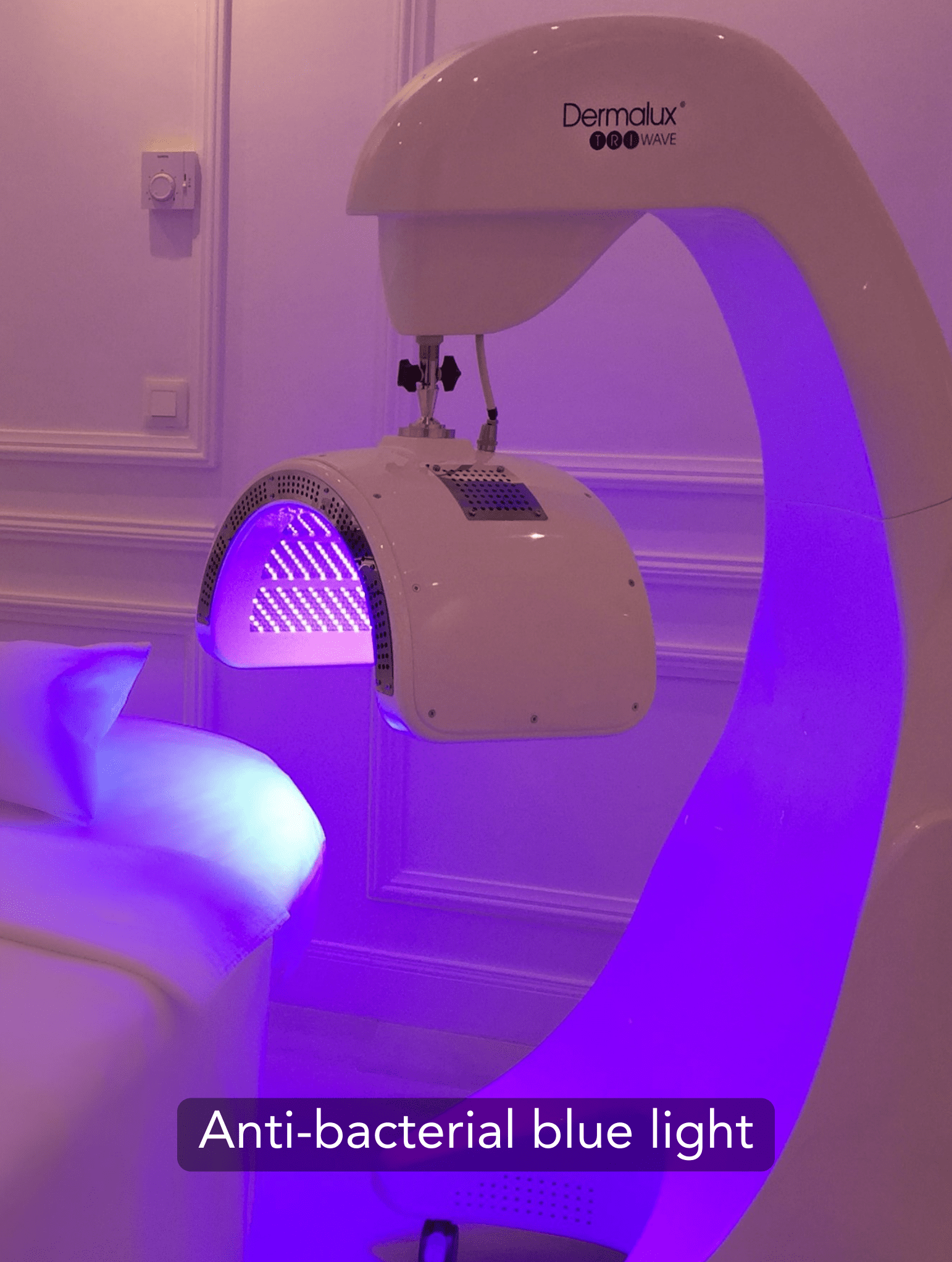 Dermalux treatment with  blue light