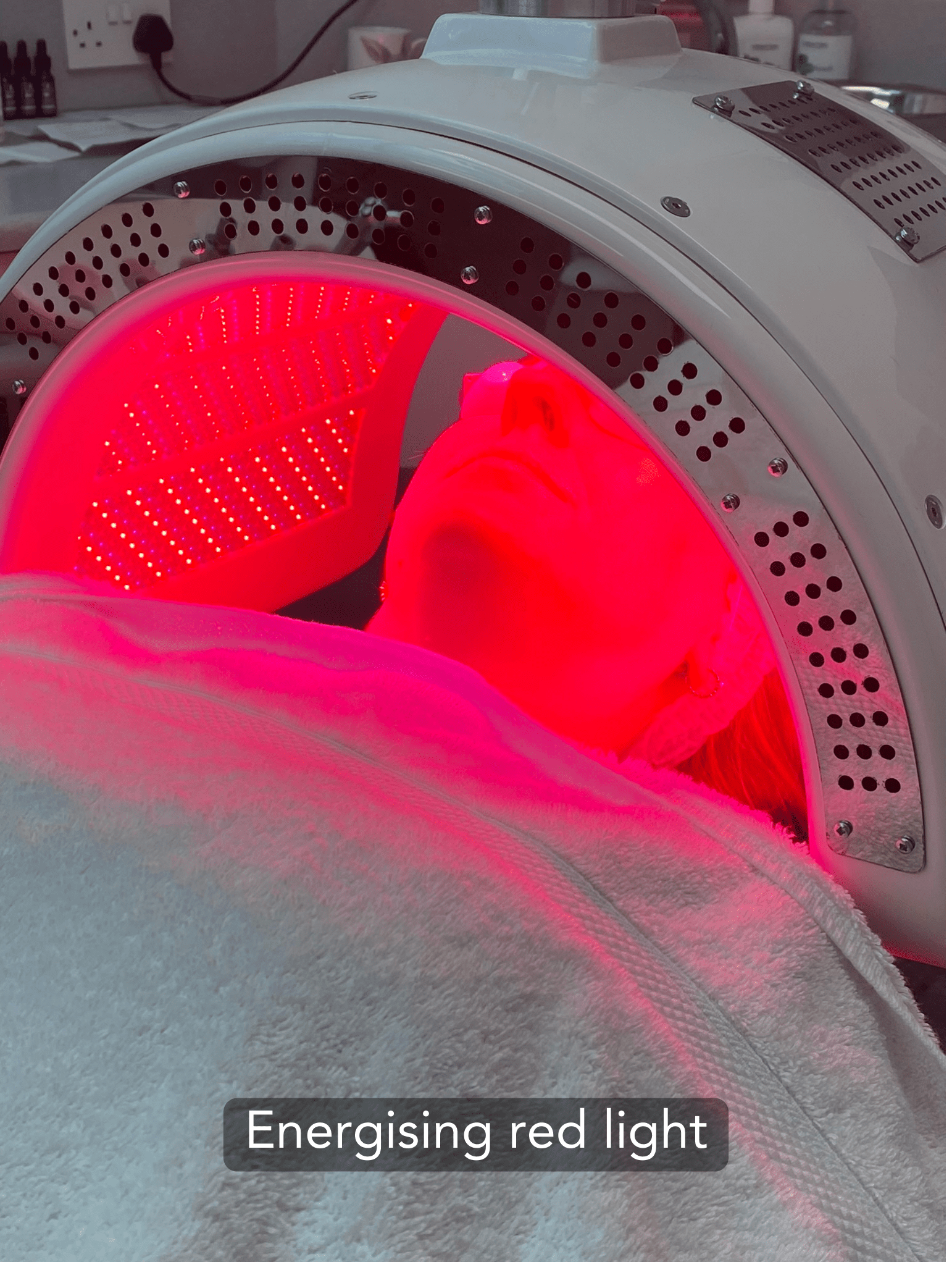 Dermalux treatment with red light